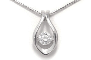 結婚25周年記念にダイヤの婚約指輪をネックレスにリフォーム