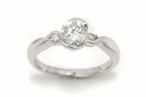 立て爪ダイヤモンドリングをリフォーム