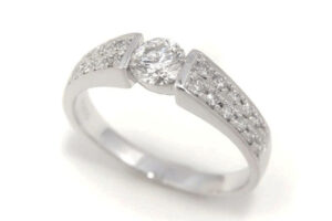 立て爪ダイヤモンドリングをリフォーム