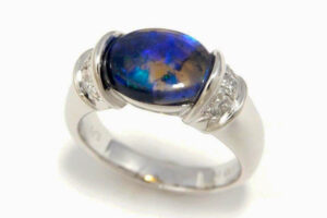 ブラックオパールのリングをリフォーム