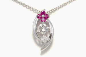 ダイヤモンドリングをネックレスにリフォーム