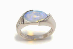 父の形見の色石のネクタイピンをリングにリフォーム