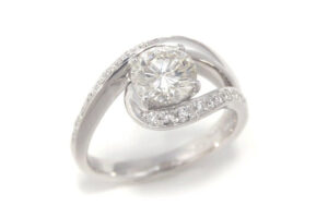 母からもらった大切なダイヤモンドリングをリフォーム