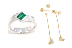 エメラルドのリングをリングとピアスにリフォーム