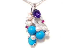 色石をネックレスにリフォーム