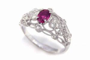 色石のリングをリフォーム